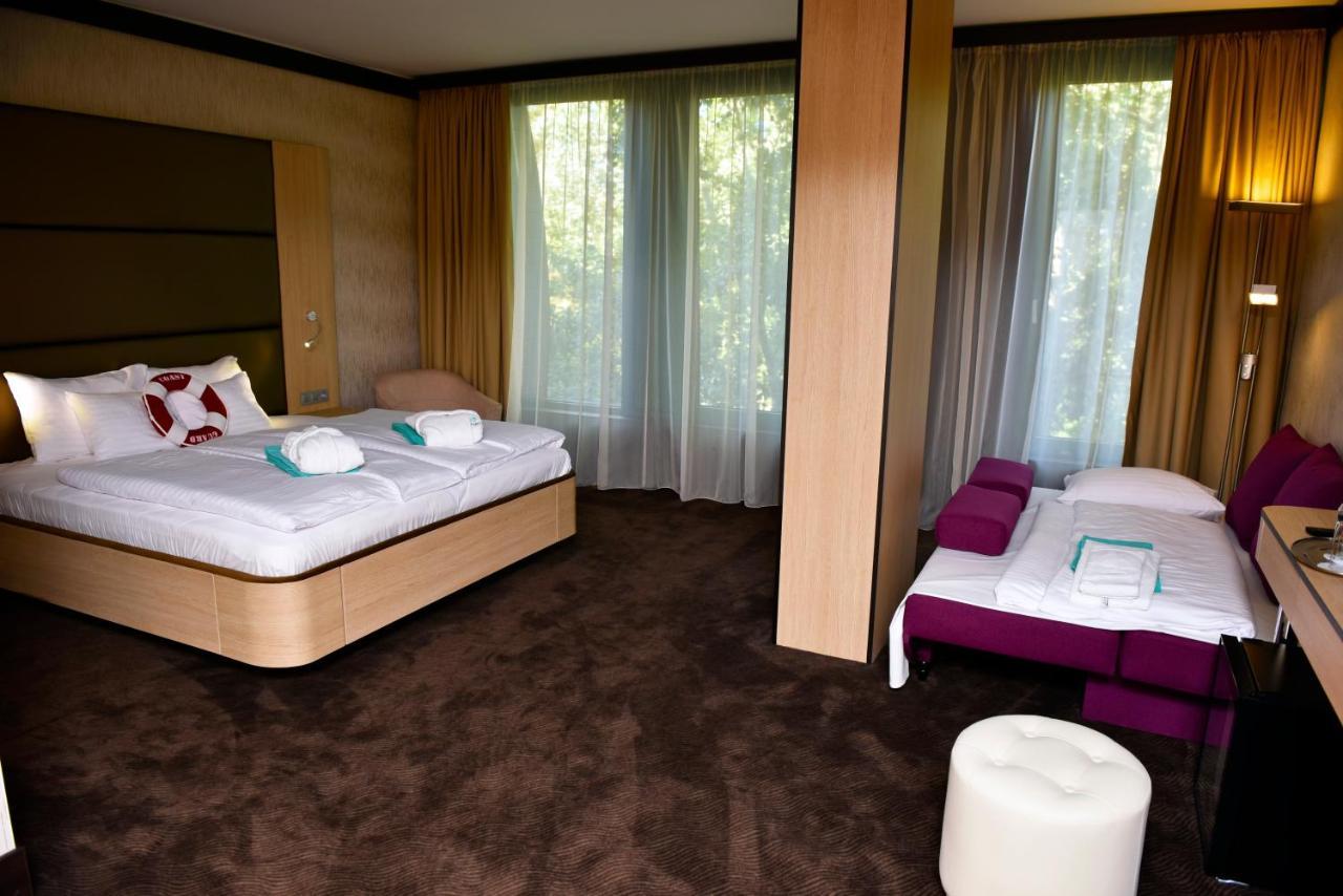Portobello Wellness & Yacht Hotel Esztergom Exterior photo